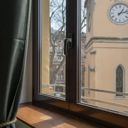 Appartamento Con Parcheggio A Trieste, Foscolo