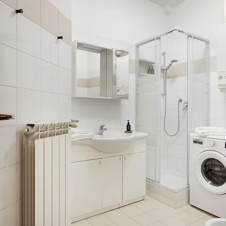 アパート Con Parcheggio A Trieste, Foscolo トリエステ