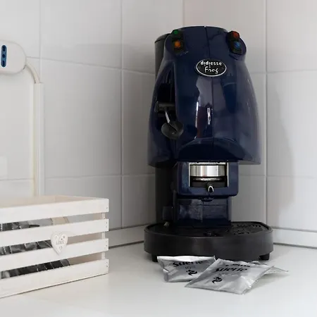 Con Parcheggio A Trieste, Foscolo