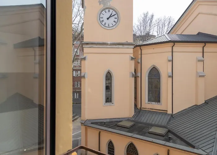 Con Parcheggio A Trieste, Foscolo * Трієст