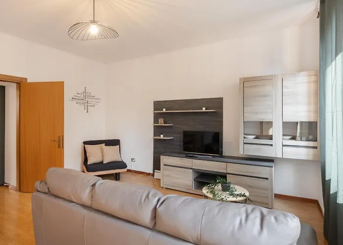 Апартаменти Con Parcheggio A Trieste, Foscolo Трієст