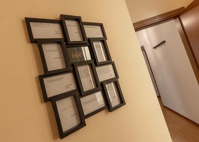 Con Parcheggio A Trieste, Foscolo