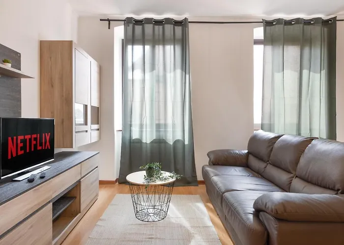 Апартаменти Con Parcheggio A Trieste, Foscolo